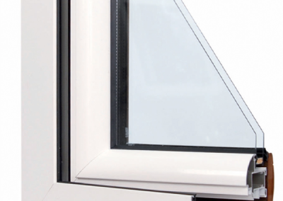 Dettaglio finestra con profilati in alluminio